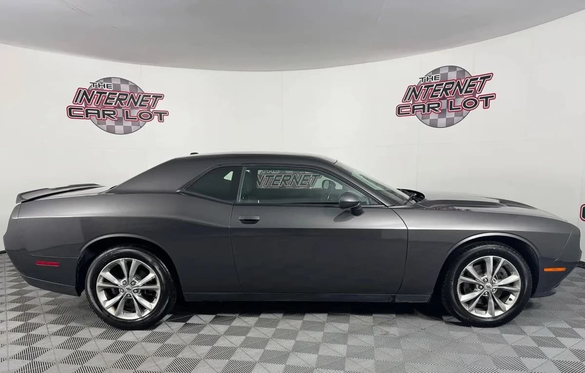 2021 DODGE CHALLENGER SXT 5