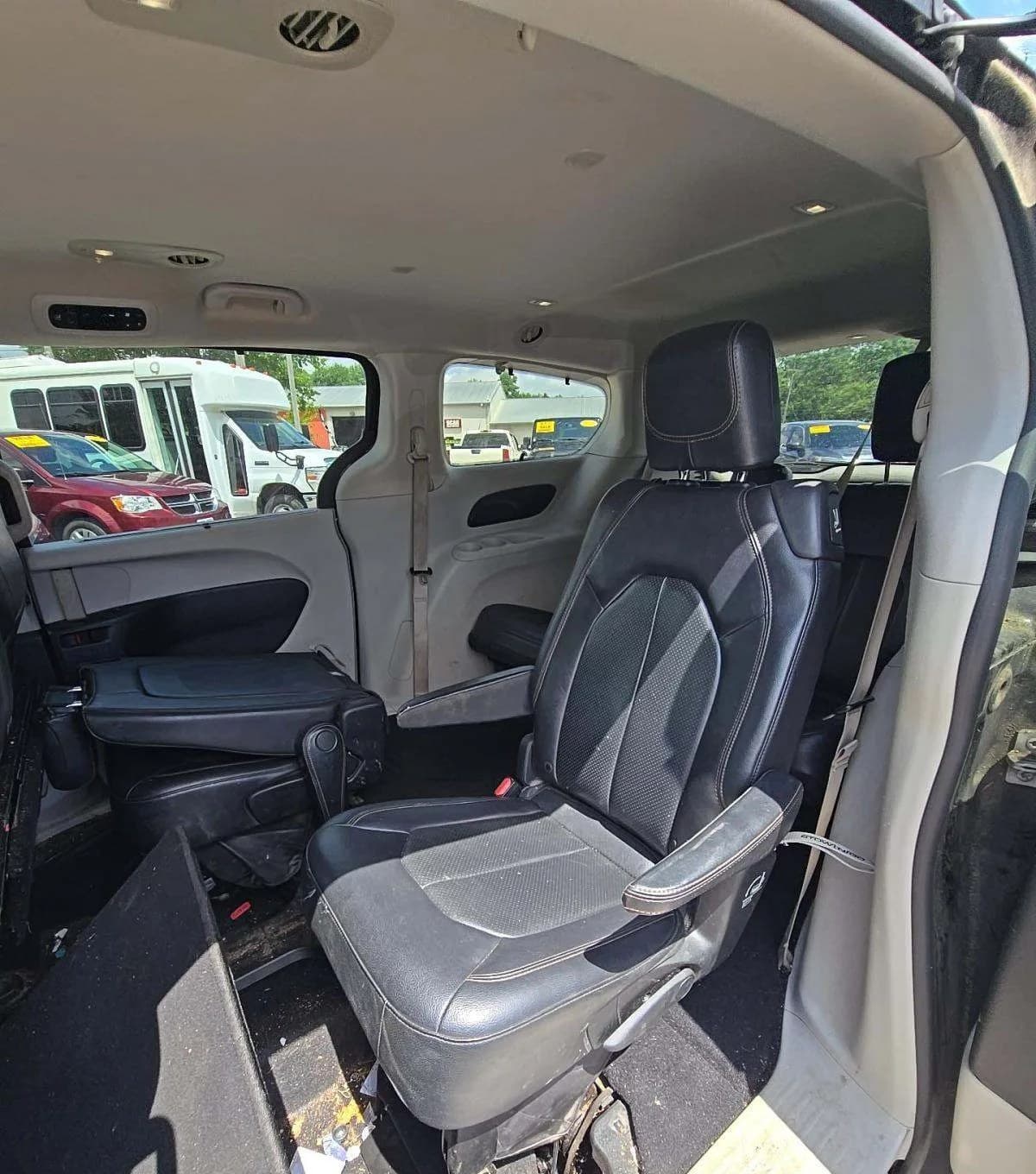 2019 CHRYSLER PACIFICA TOURING L 121.6" WB 7