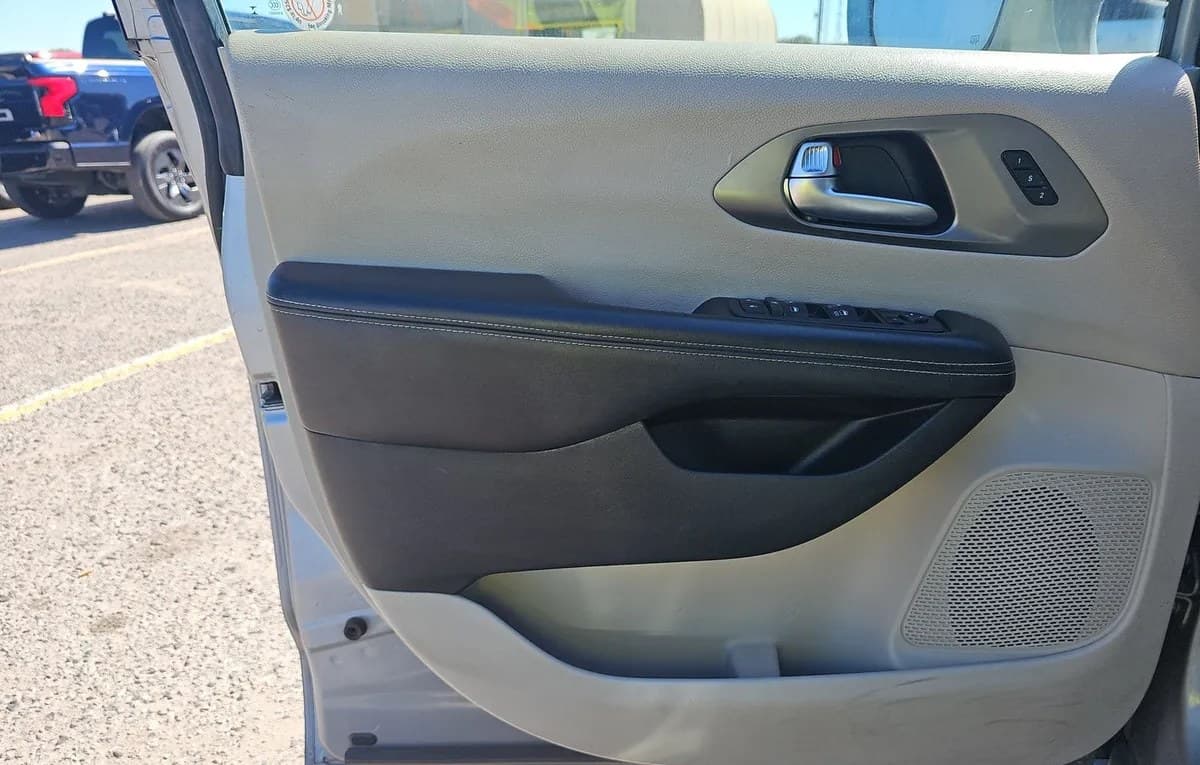 2021 CHRYSLER PACIFICA TOURING L 121.6" WB 6
