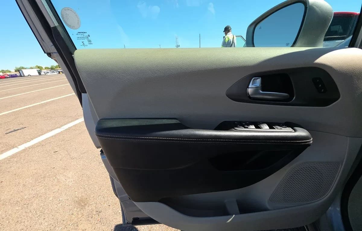 2021 CHRYSLER PACIFICA TOURING L 121.6" WB 6
