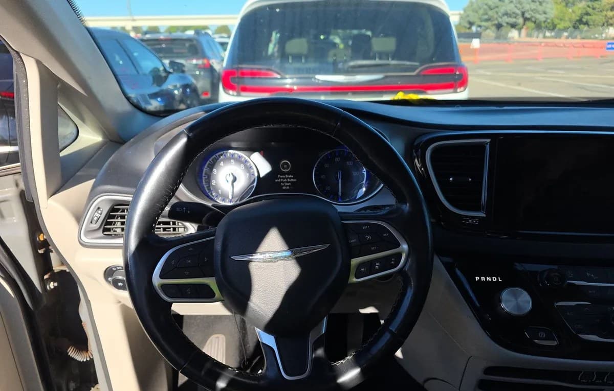 2021 CHRYSLER PACIFICA TOURING L 121.6" WB 7