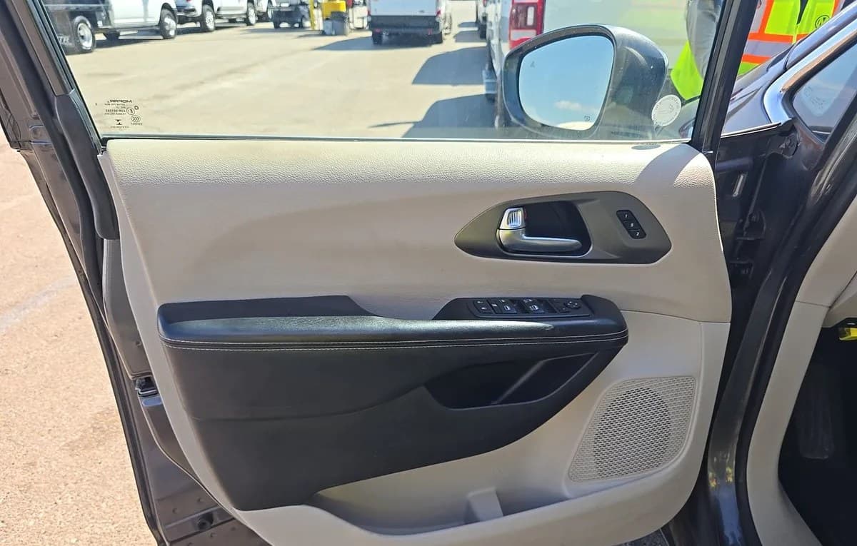 2021 CHRYSLER PACIFICA TOURING L 121.6" WB 6