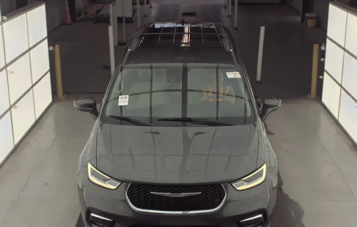 2021 CHRYSLER PACIFICA TOURING L 121.6" WB 3
