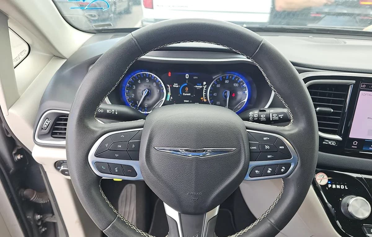 2022 CHRYSLER PACIFICA TOURING L 121.6" WB 7
