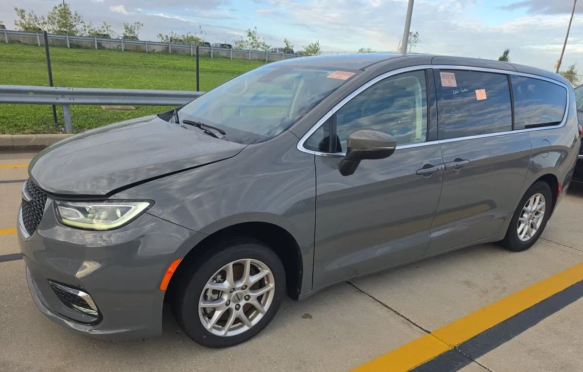 2023 CHRYSLER PACIFICA TOURING L 121.6" WB 2