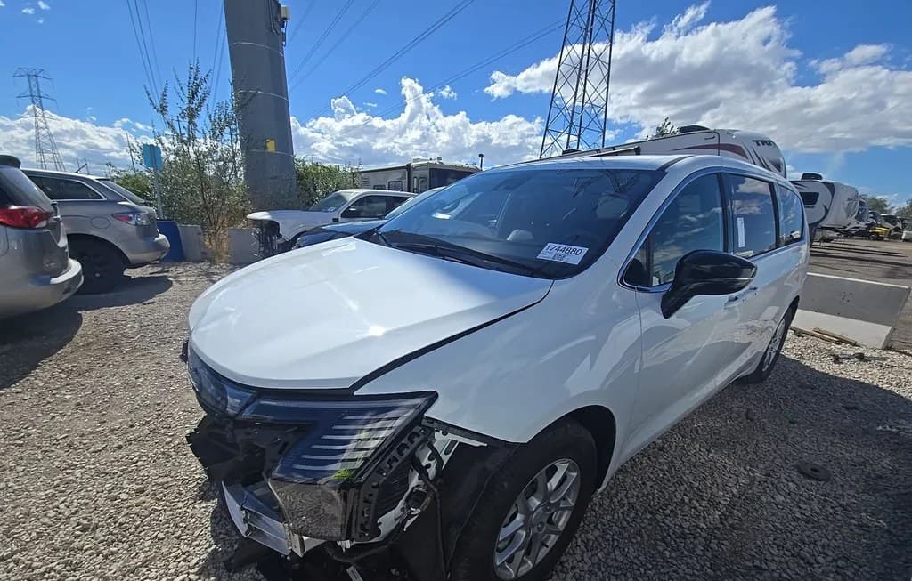 2027 CHRYSLER PACIFICA SELECT 121.6" WB 1