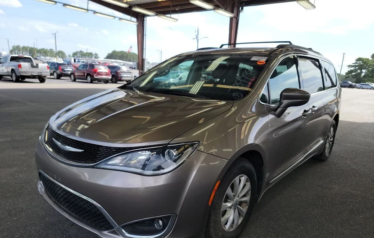 2017 CHRYSLER PACIFICA TOURING L 121.6" WB 2