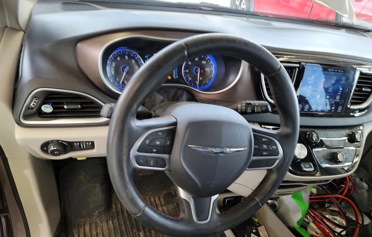 2017 CHRYSLER PACIFICA TOURING L 121.6" WB 7