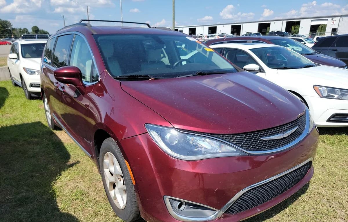 2017 CHRYSLER PACIFICA TOURING L 121.6" WB 4