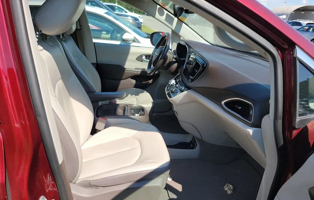 2017 CHRYSLER PACIFICA TOURING L 121.6" WB 5