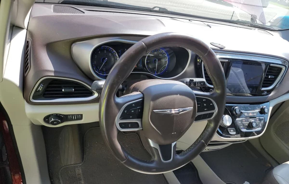 2017 CHRYSLER PACIFICA TOURING L 121.6" WB 7