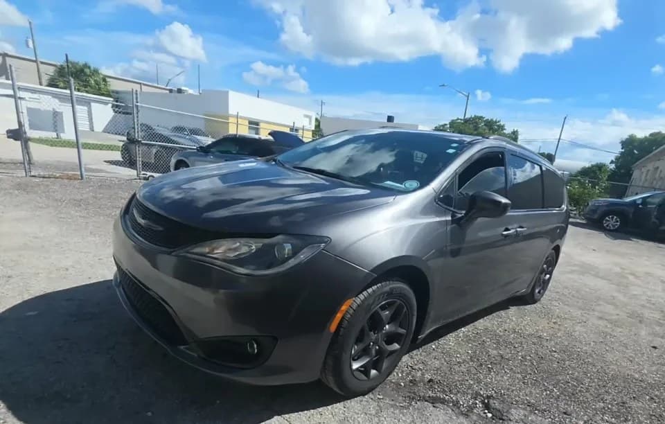 2019 CHRYSLER PACIFICA TOURING L 121.6" WB 2