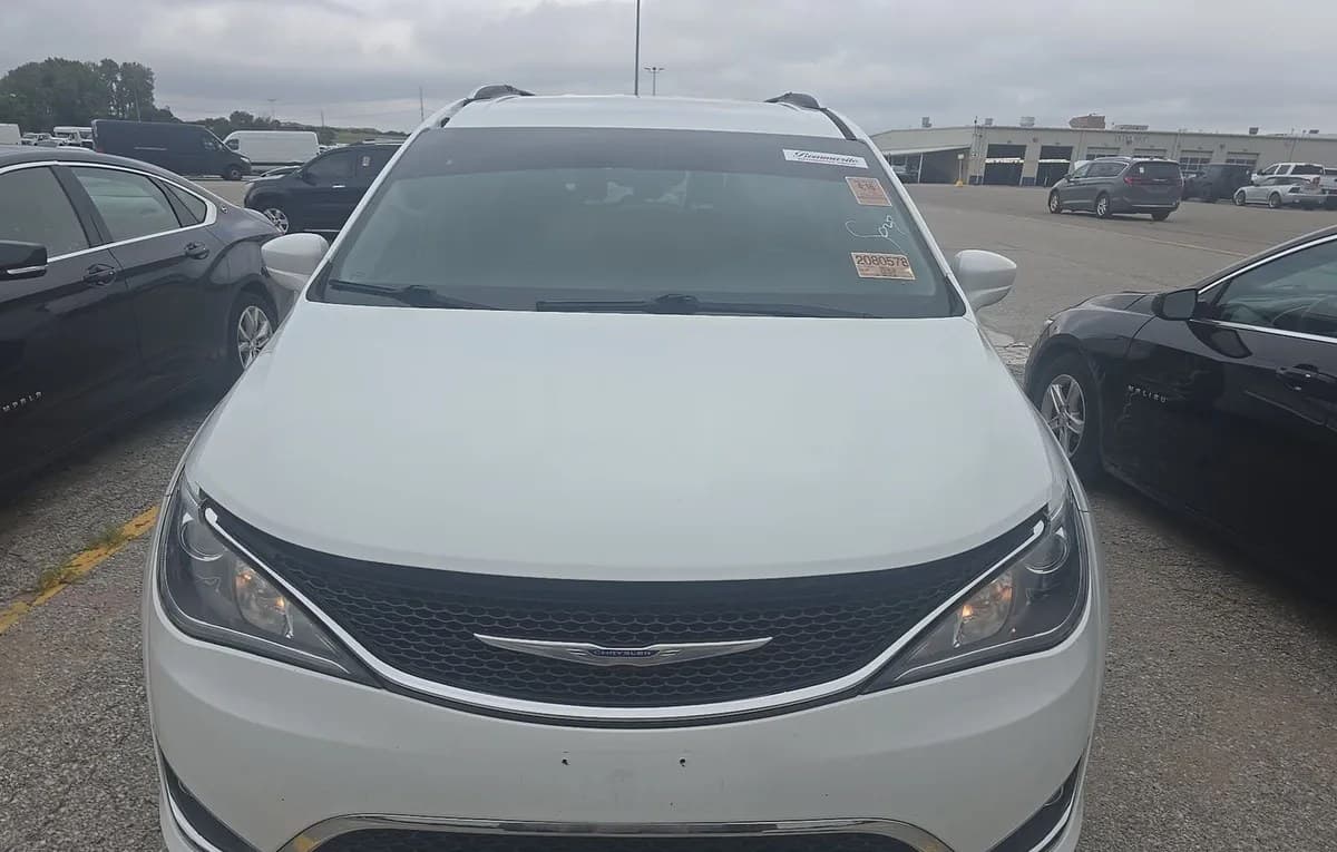 2020 CHRYSLER PACIFICA TOURING L 121.6" WB 3