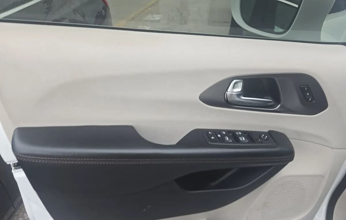 2020 CHRYSLER PACIFICA TOURING L 121.6" WB 6