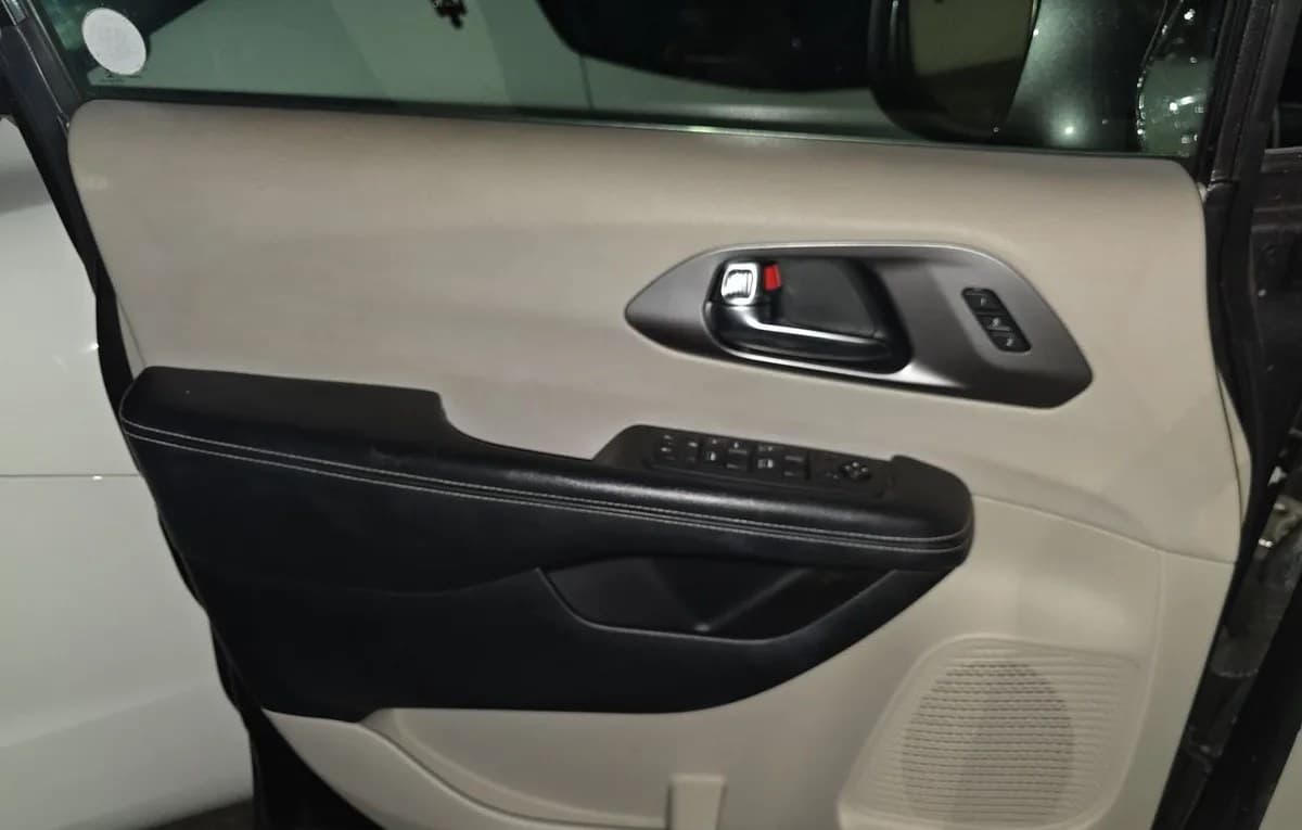 2021 CHRYSLER PACIFICA TOURING L 121.6" WB 6
