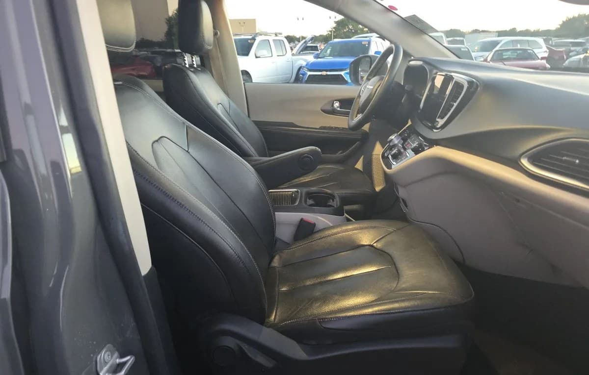 2022 CHRYSLER PACIFICA TOURING L 121.6" WB 5
