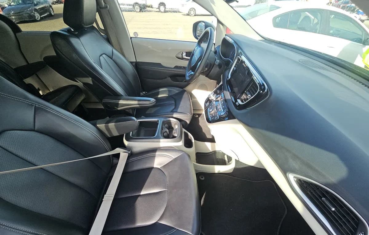 2023 CHRYSLER PACIFICA TOURING L 121.6" WB 5
