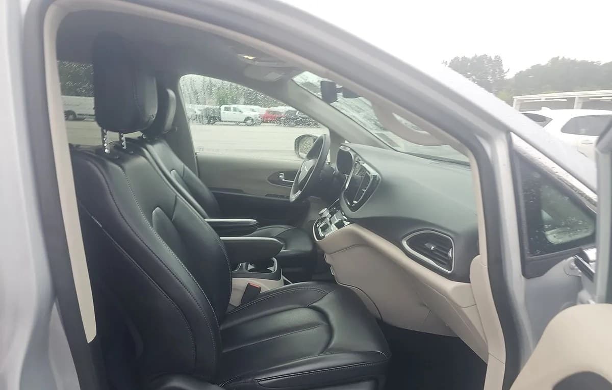 2023 CHRYSLER PACIFICA TOURING L 121.6" WB 5
