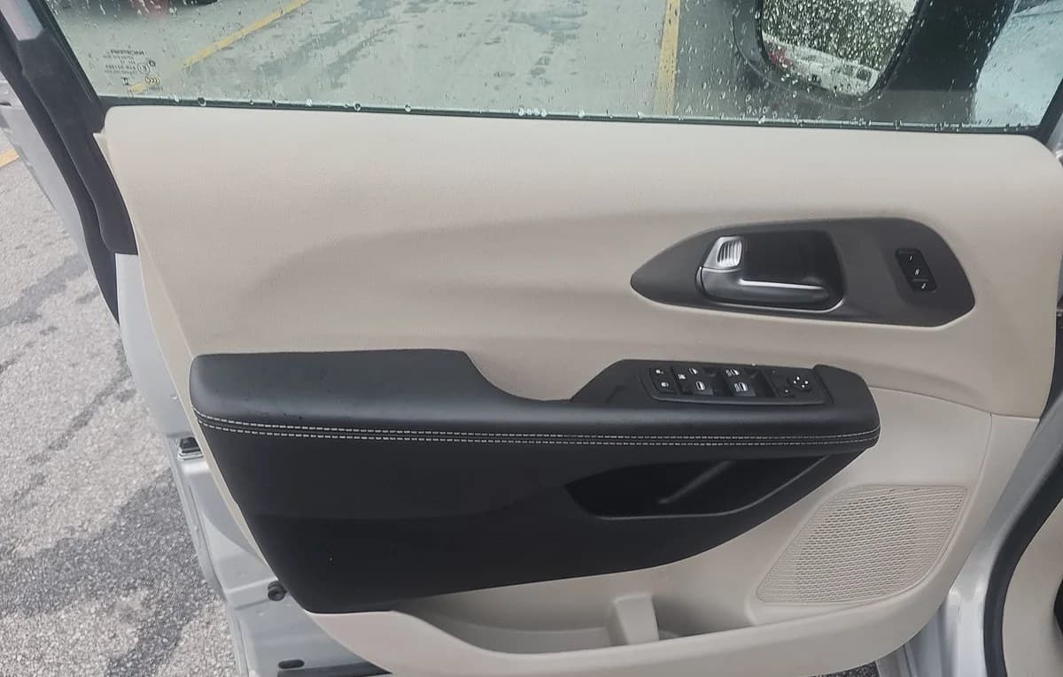 2023 CHRYSLER PACIFICA TOURING L 121.6" WB 6