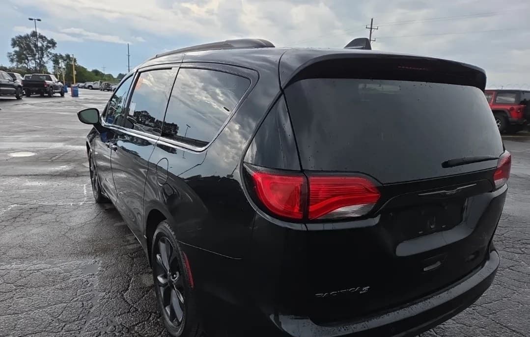 2018 CHRYSLER PACIFICA TOURING L 4
