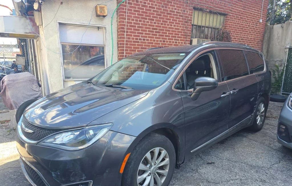 2019 CHRYSLER PACIFICA TOURING L 121.6" WB 1