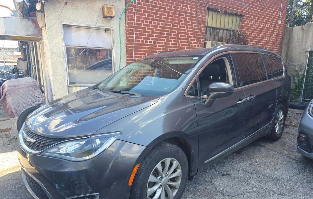 2019 CHRYSLER PACIFICA TOURING L 121.6" WB 2