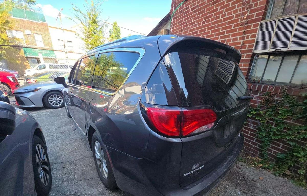 2019 CHRYSLER PACIFICA TOURING L 121.6" WB 3