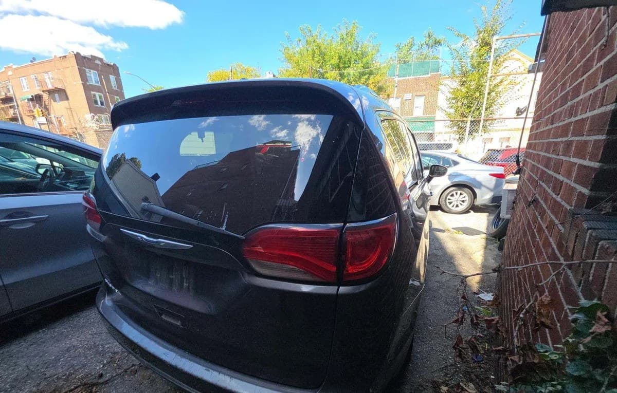 2019 CHRYSLER PACIFICA TOURING L 121.6" WB 4