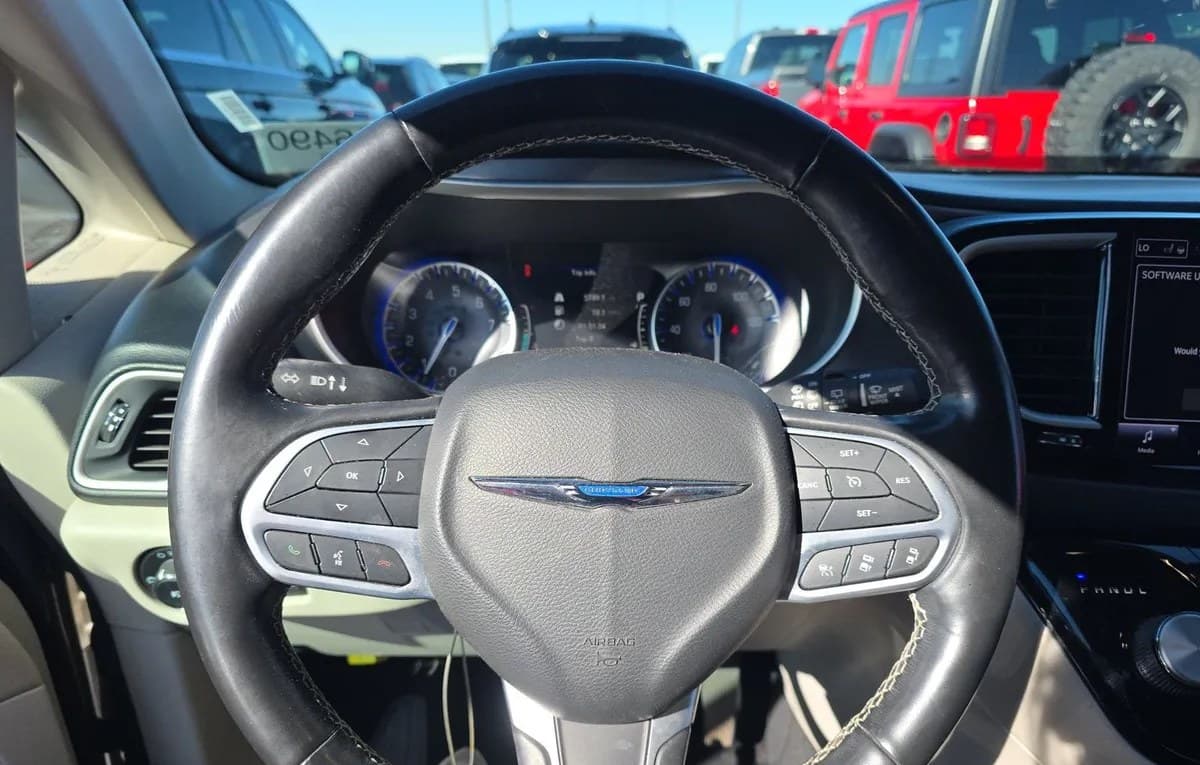 2021 CHRYSLER PACIFICA TOURING L 121.6" WB 7