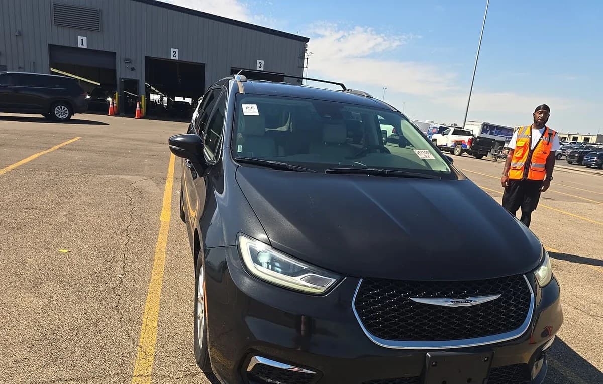 2021 CHRYSLER PACIFICA TOURING L 121.6" WB 3