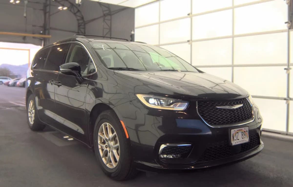 2022 CHRYSLER PACIFICA TOURING L 121.6" WB 4