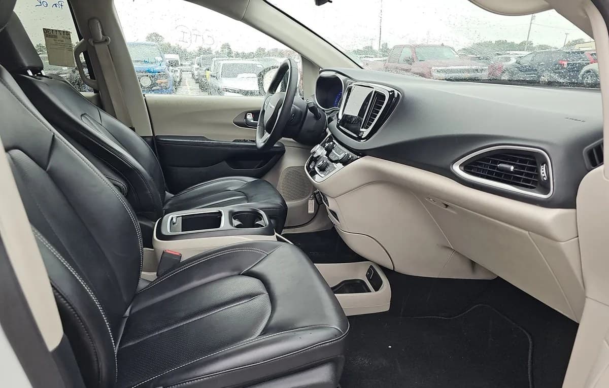 2023 CHRYSLER PACIFICA TOURING L 121.6" WB 5
