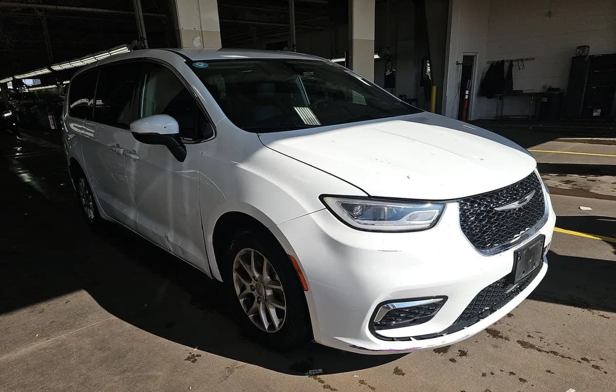 2023 CHRYSLER PACIFICA TOURING L 121.6" WB 4