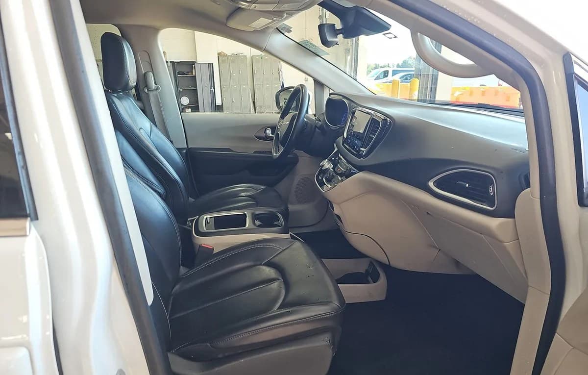 2023 CHRYSLER PACIFICA TOURING L 121.6" WB 5