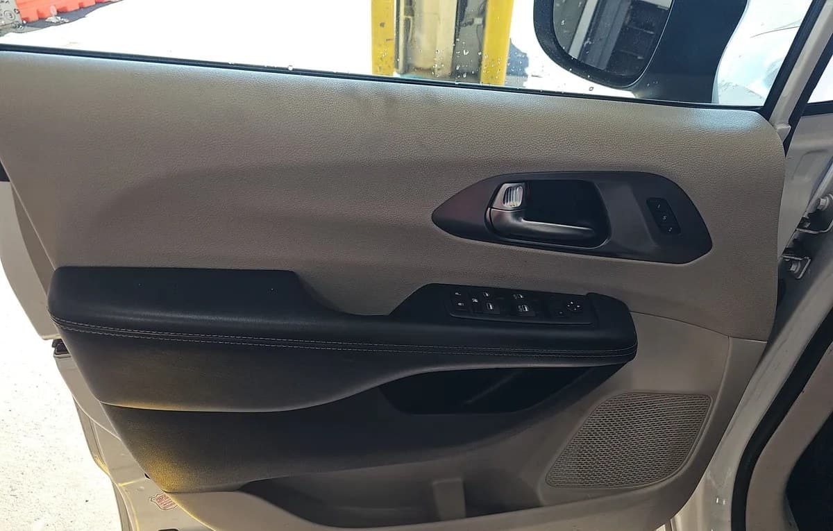 2023 CHRYSLER PACIFICA TOURING L 121.6" WB 6