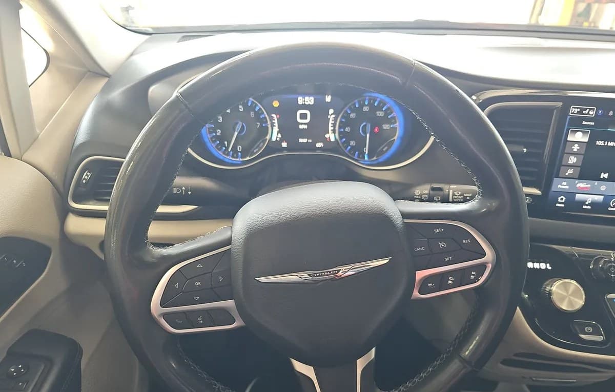 2023 CHRYSLER PACIFICA TOURING L 121.6" WB 7