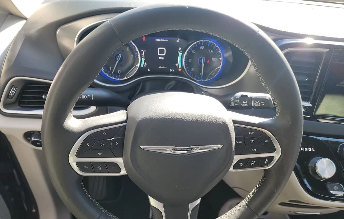 2023 CHRYSLER PACIFICA TOURING L 121.6" WB 7