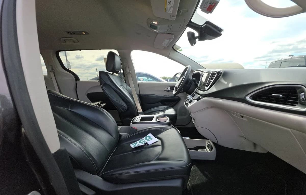 2023 CHRYSLER PACIFICA TOURING L 121.6" WB 5