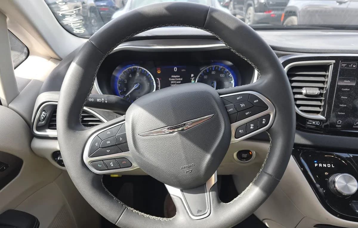 2023 CHRYSLER PACIFICA TOURING L 121.6" WB 7