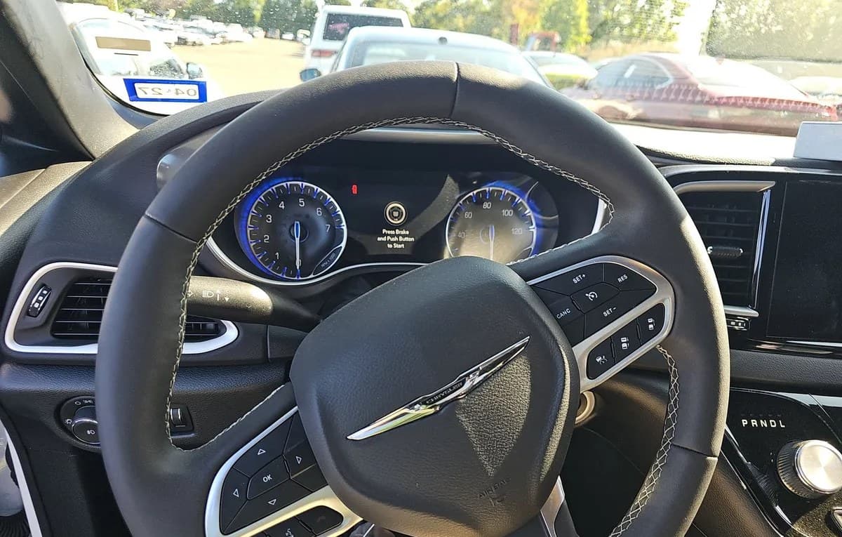 2025 CHRYSLER PACIFICA SELECT 121.6" WB 7