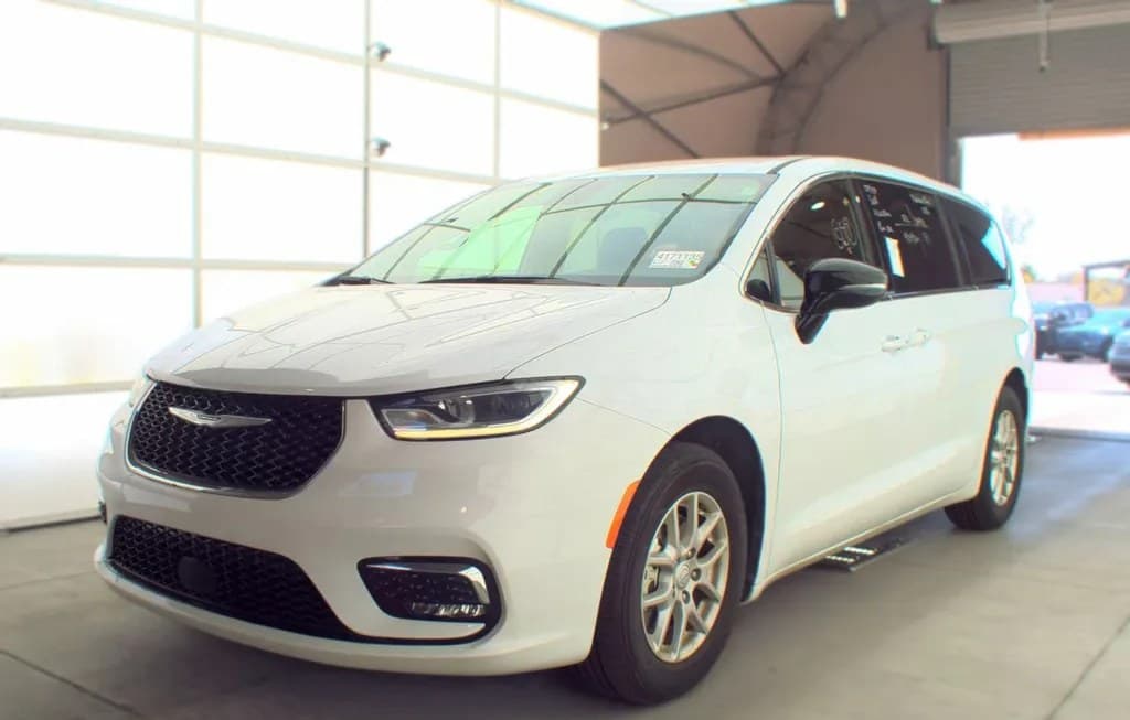 2025 CHRYSLER PACIFICA SELECT 121.6" WB