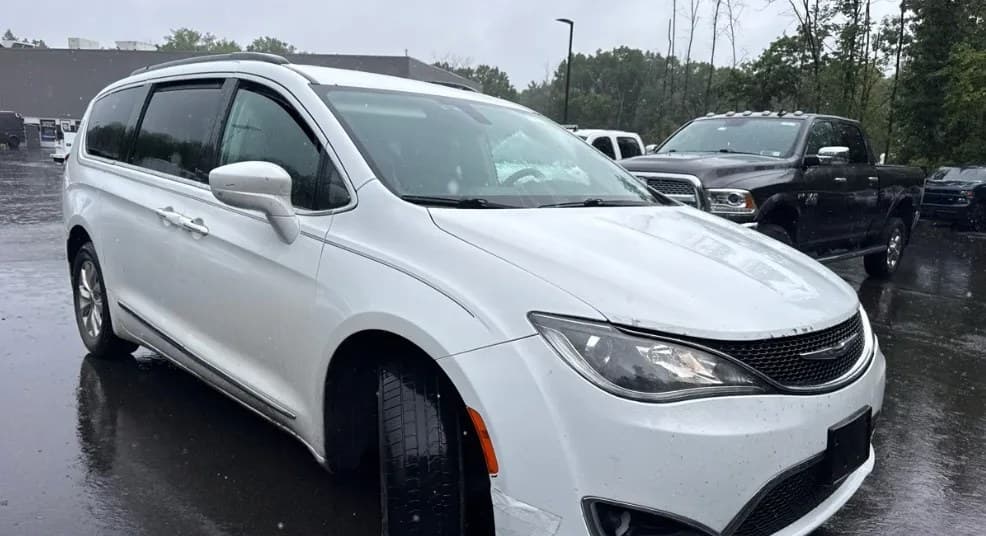 2017 CHRYSLER PACIFICA TOURING L 121.6" WB 4