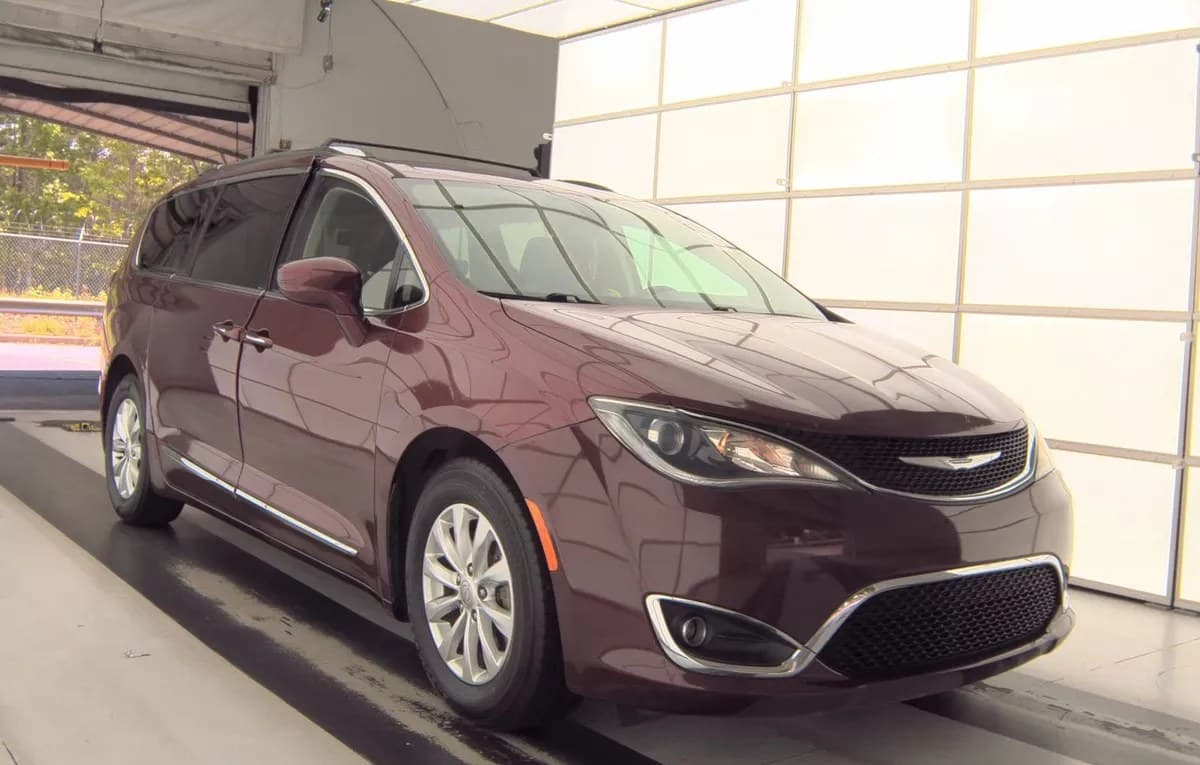2019 CHRYSLER PACIFICA TOURING L 121.6" WB 4