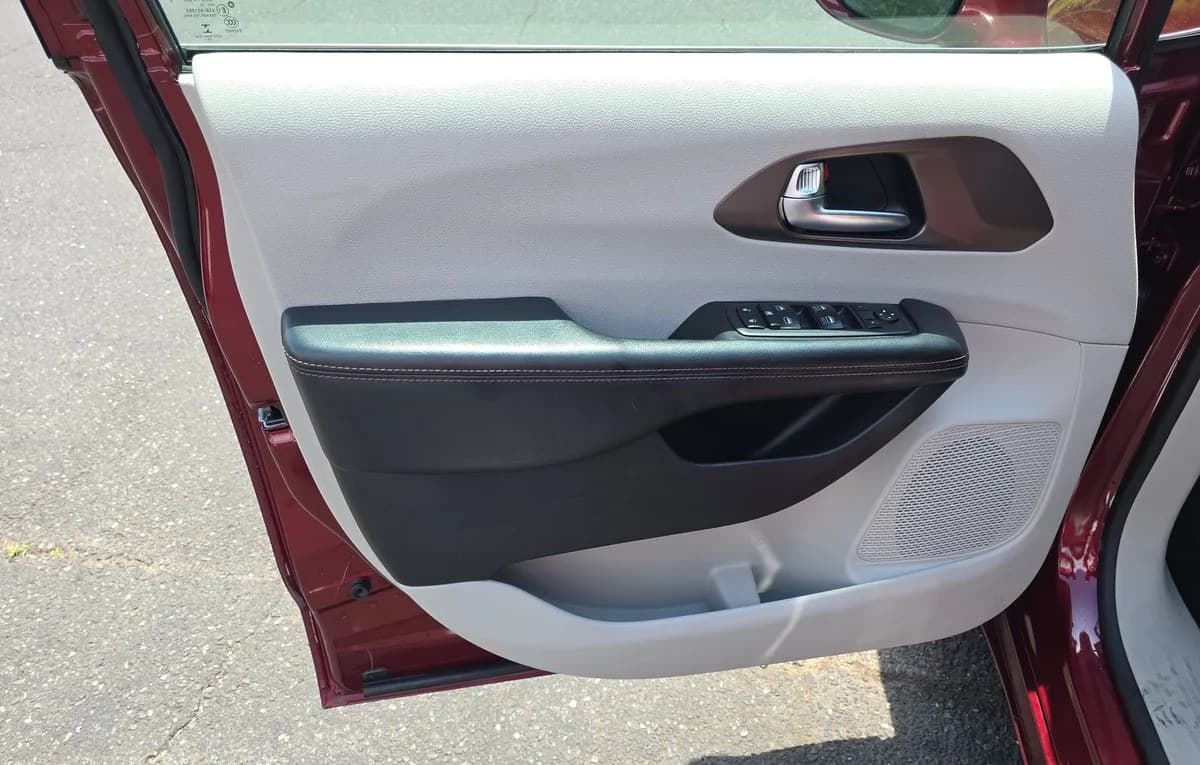 2019 CHRYSLER PACIFICA TOURING L 121.6" WB 6