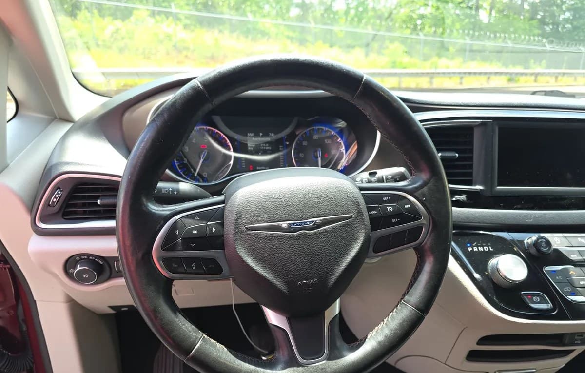2019 CHRYSLER PACIFICA TOURING L 121.6" WB 7