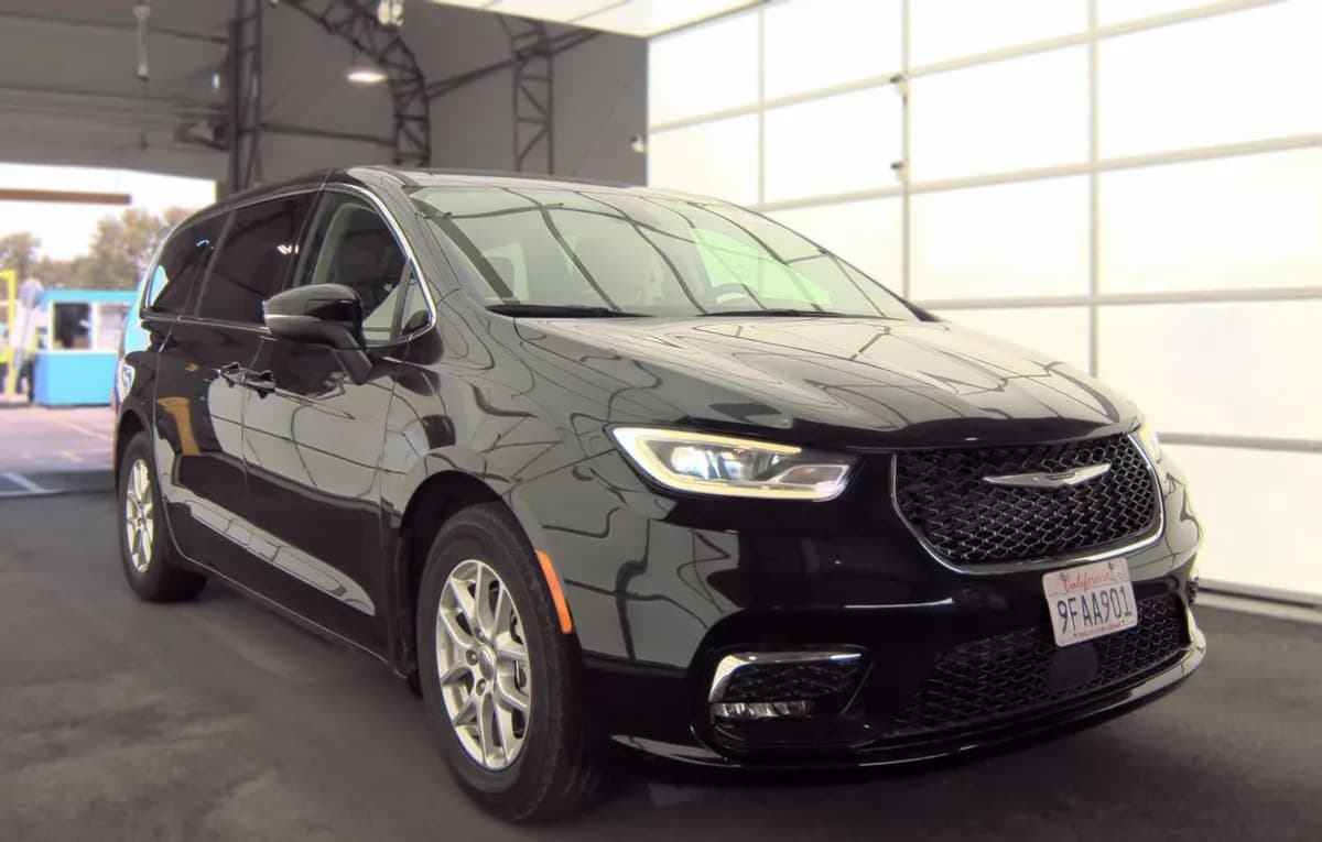 2023 CHRYSLER PACIFICA TOURING L 121.6" WB 4