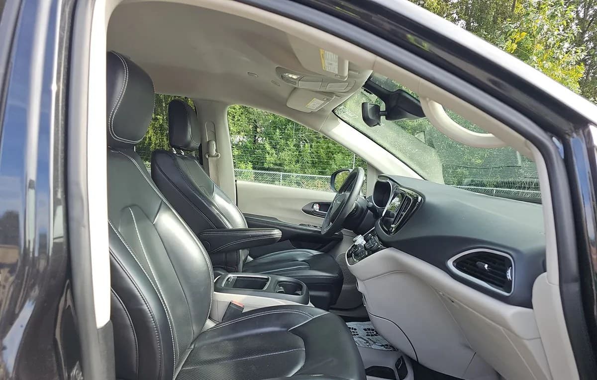 2023 CHRYSLER PACIFICA TOURING L 121.6" WB 5