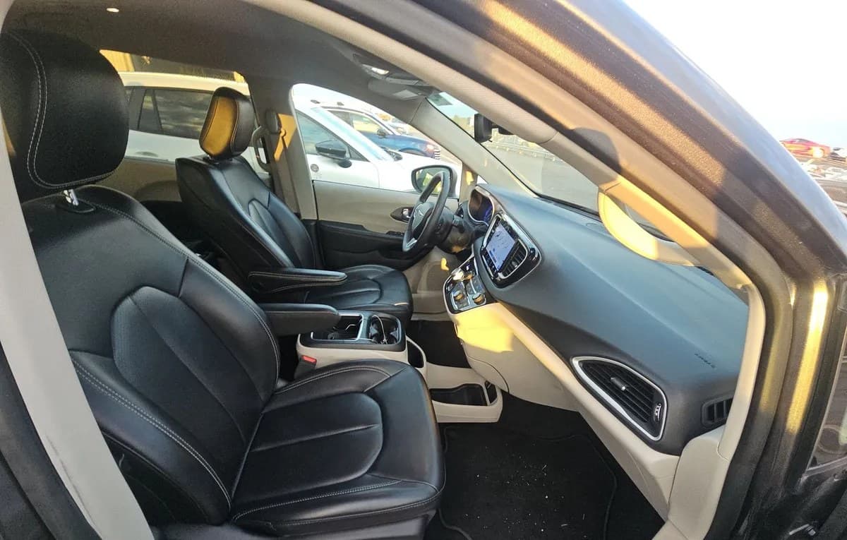 2023 CHRYSLER PACIFICA TOURING L 121.6" WB 5