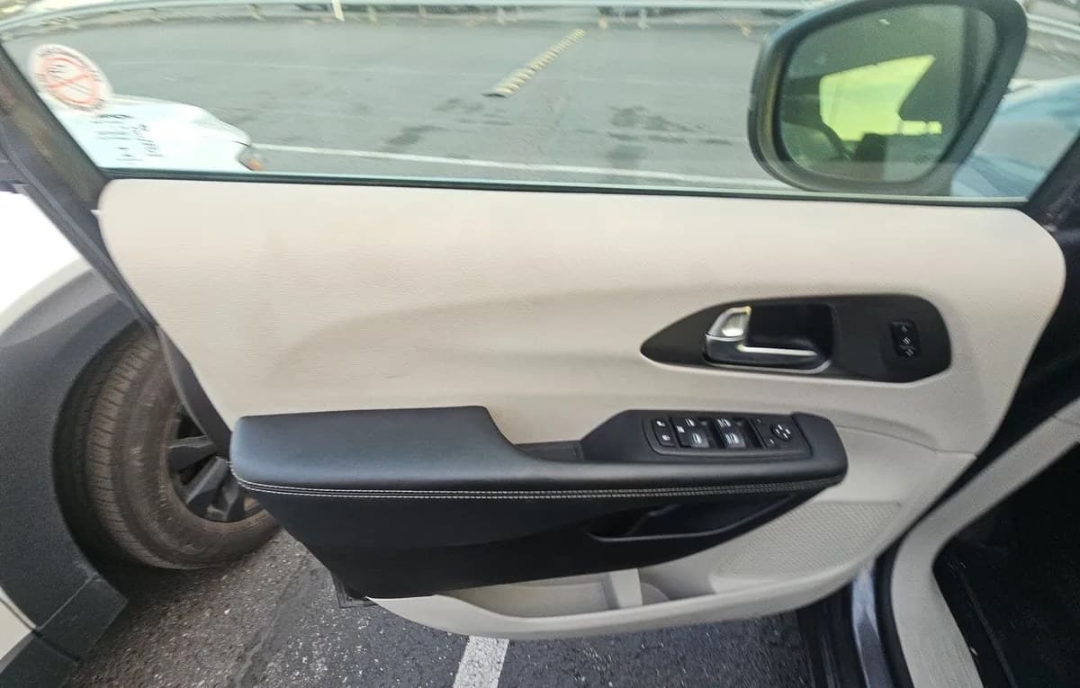 2023 CHRYSLER PACIFICA TOURING L 121.6" WB 6