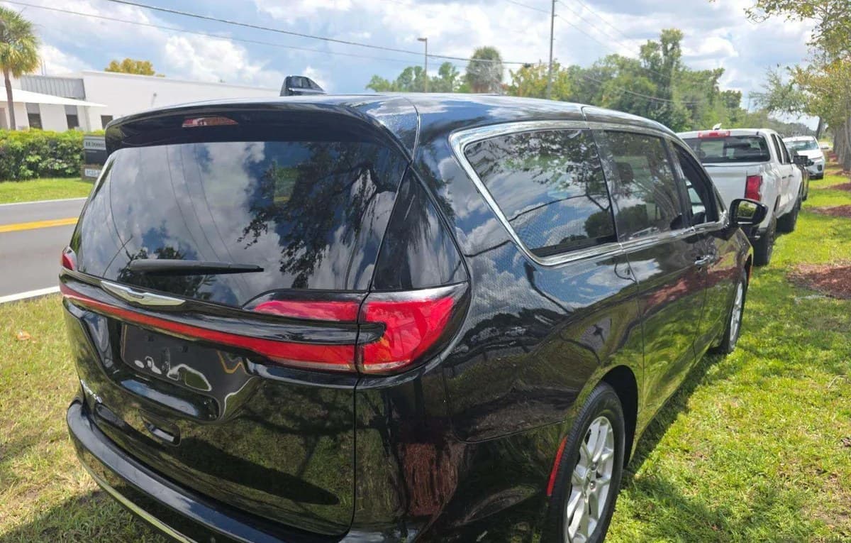 2025 CHRYSLER PACIFICA SELECT 121.6" WB 3